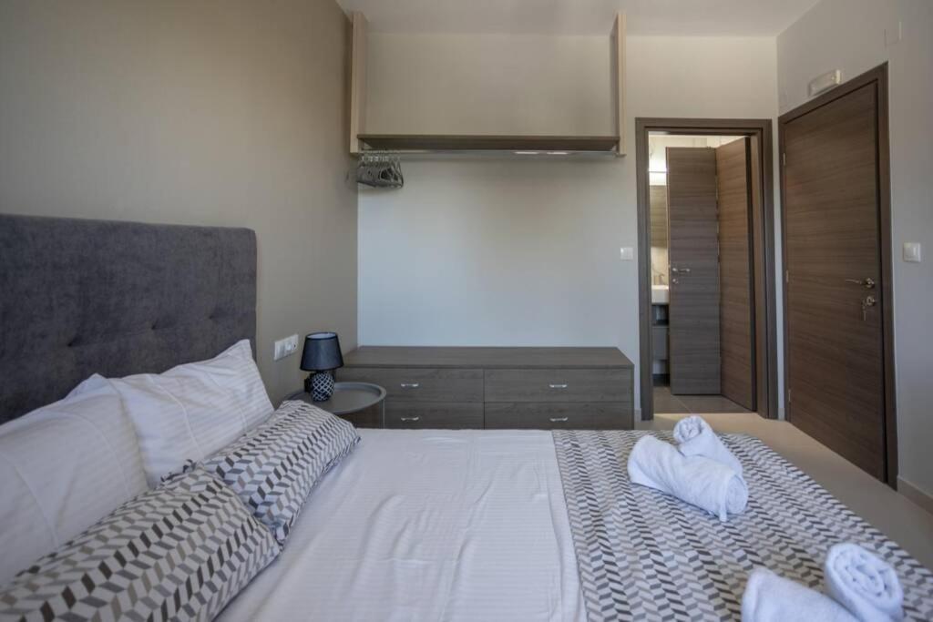 Mela Luxury Apartments Maroulas Экстерьер фото
