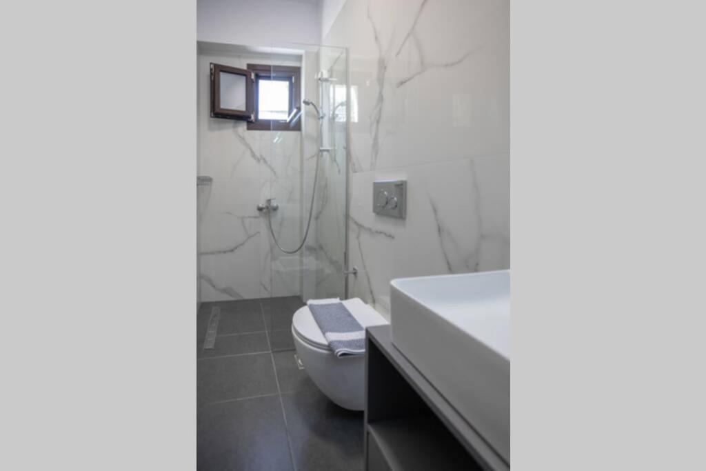 Mela Luxury Apartments Maroulas Экстерьер фото